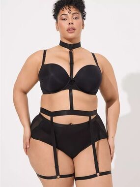 Elastic Body Garter with Adjustable
Halter Neck